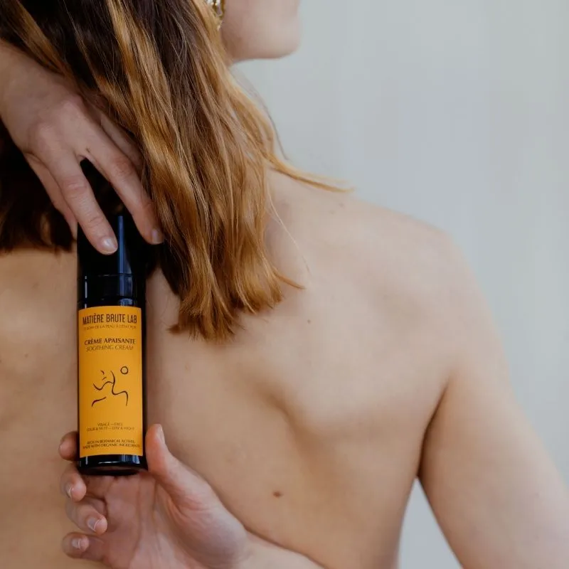 Crème Apaisante – Apaise, illumine et nourrit la peau | Matière Brute Lab Crème Apaisante – Apaise, illumine et nourrit la peau | Matière Brute Lab