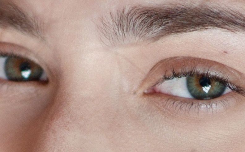 Zoom brut sur un regard