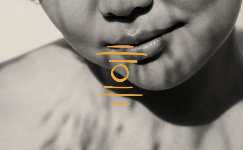 Zoom brut sur la peau et le pictogramme apaiser