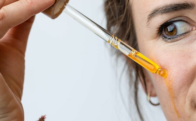 Comment reconnaître les symptômes d’une peau déshydratée et comment en prendre soin ?
