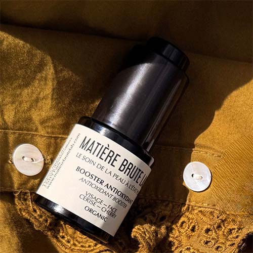 Sérum visage bio Antioxydant nourrit, préserve la peau des agressions extérieures et du vieillissement prématuré lié au stress oxydatif, agit comme antioxydant puissant.