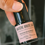 Sérum bio visage Régénérant contribue à renouveler les cellules, préserver la vitalité cutanée, agit comme antioxydant puissant.
 une huile d'exception pour les peaux matures.
Sans additif, sans parfum, sans huile essentielle, sans conservateur. Ingrédient 100% biologique et français.