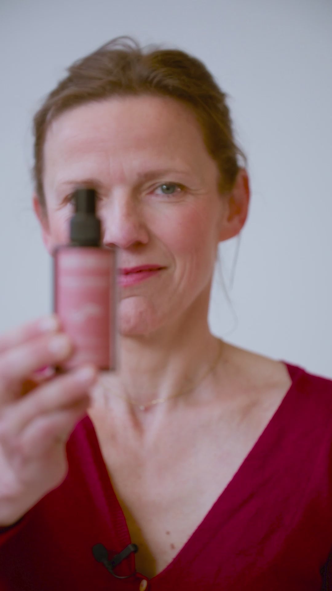 Signature olfactive par Alexandra Kosinski, Parfumeur de la Brume Tonifiante Bio - Peaux matures | Matière Brute Lab