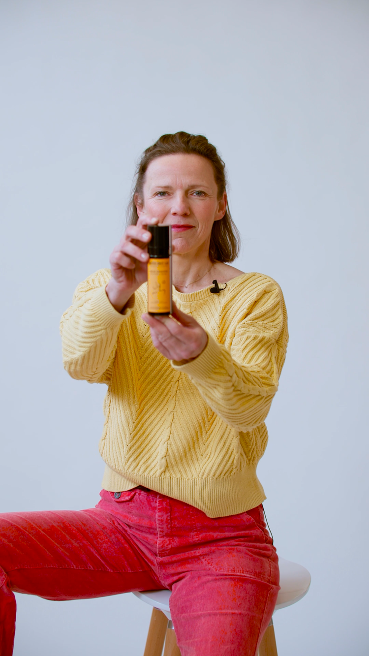 Signature olfactive par Alexandra Kosinski, Parfumeur de la Crème Apaisante Bio - Rougeurs, sensibilité | Matière Brute Lab

