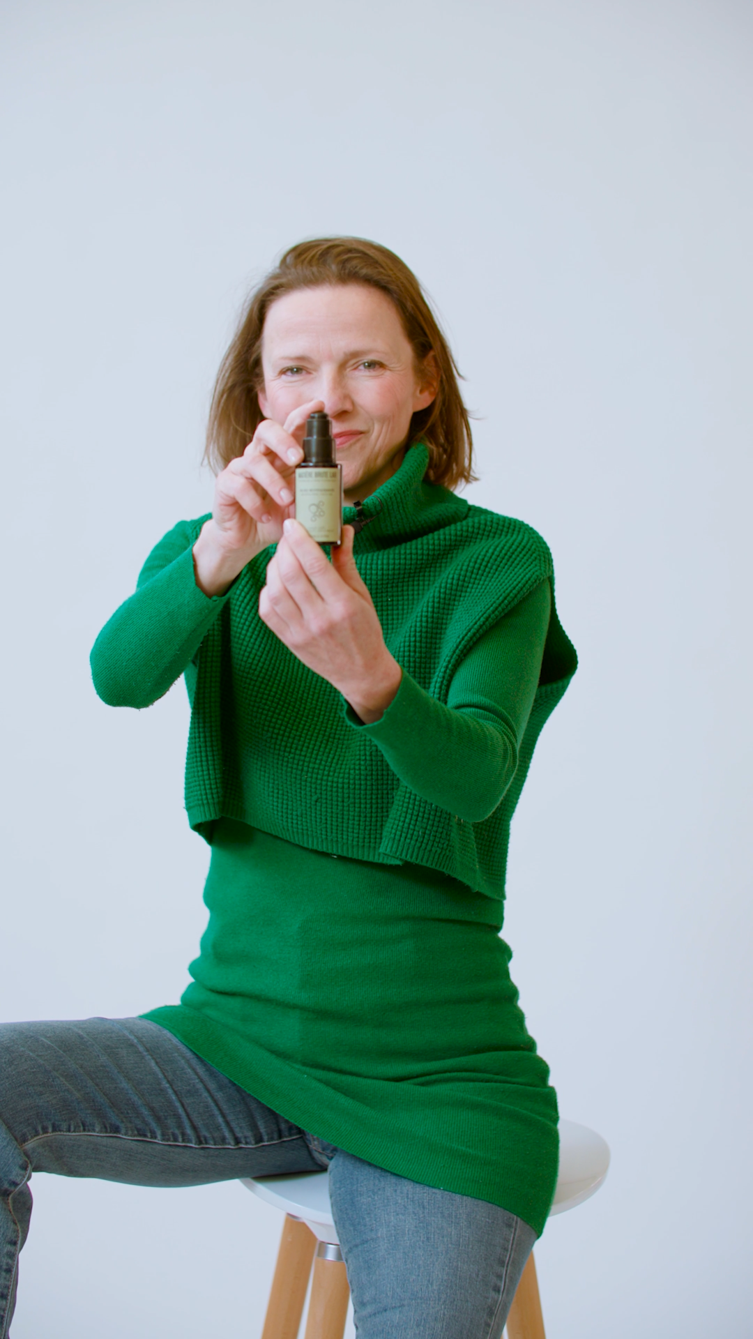 Signature olfactive par Alexandra Kosinski, Parfumeur de l'Huilre Revitalisante Bio - Peaux ternes à impefections | Matière Brute Lab